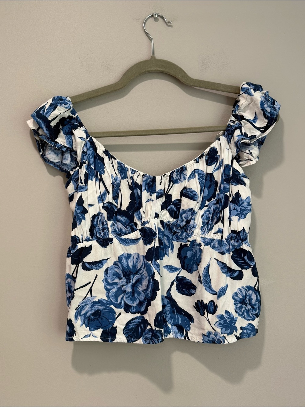 Abercrombie & Fitch White and Blue Floral Blouse